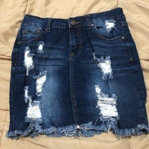 Forever 21 ripped jean skirt